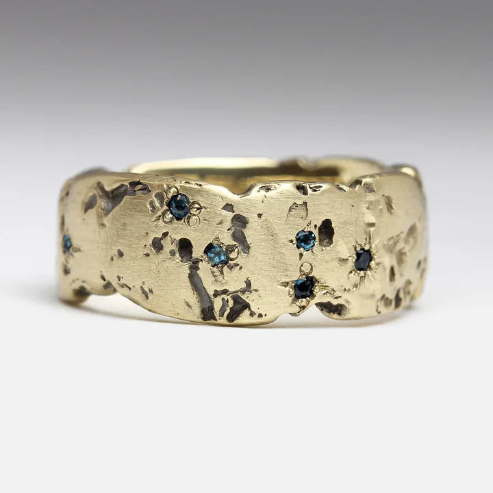 Anillo Forjado con Cristales Azules Dorado Vintage
