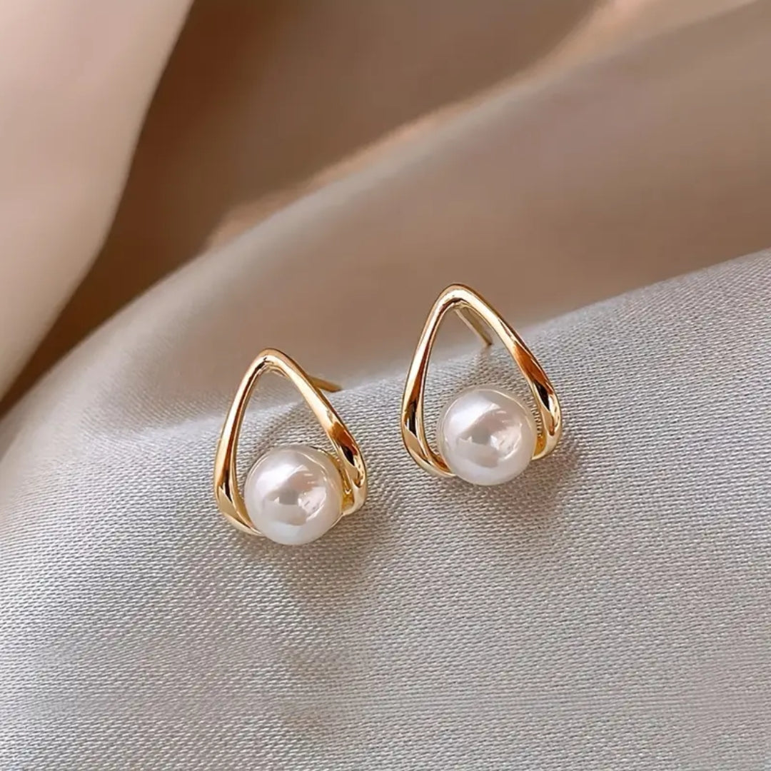 Aretes Triangulo de Perla Elegante
