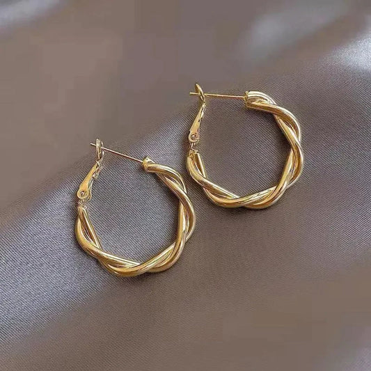 Aretes Elegantes Nudados Dorados