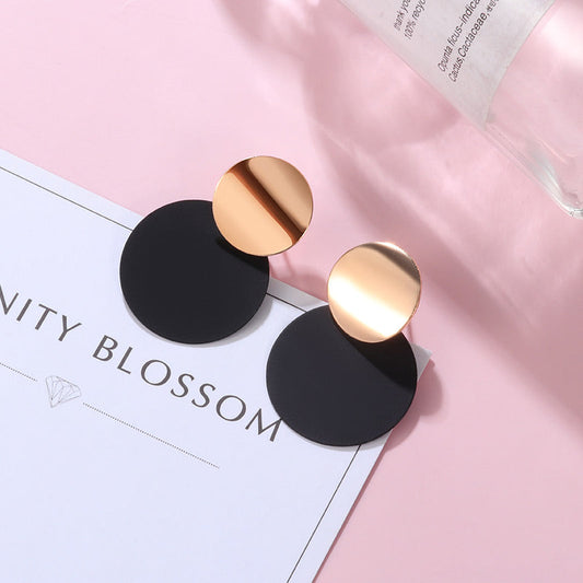 Aretes de Lujo Oscuros Minimalistas en Oro
