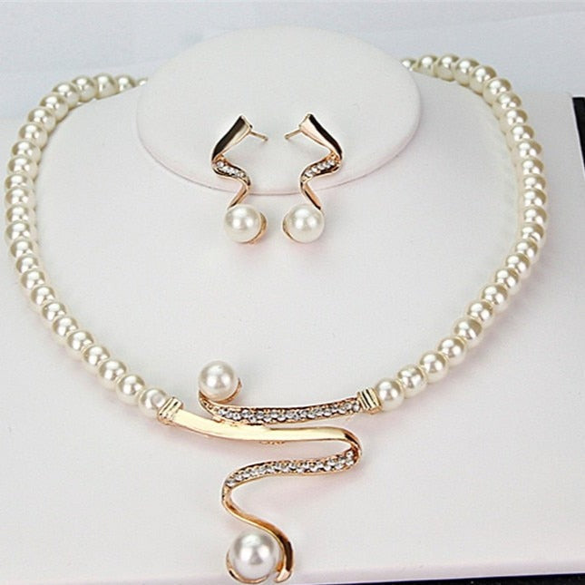 Conjunto de collar + pendientes de perlas naturales