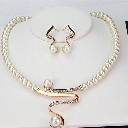 Conjunto de collar + pendientes de perlas naturales