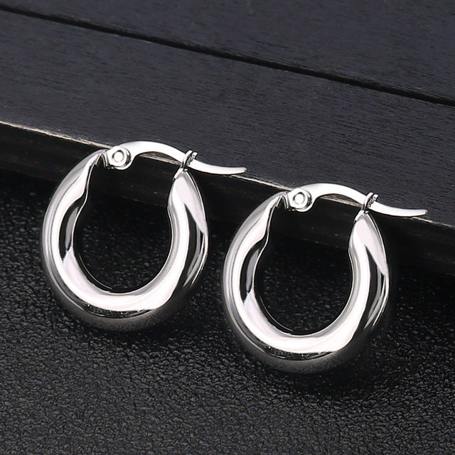 Aretes Minimalistas Gruesos en Oro y Plata