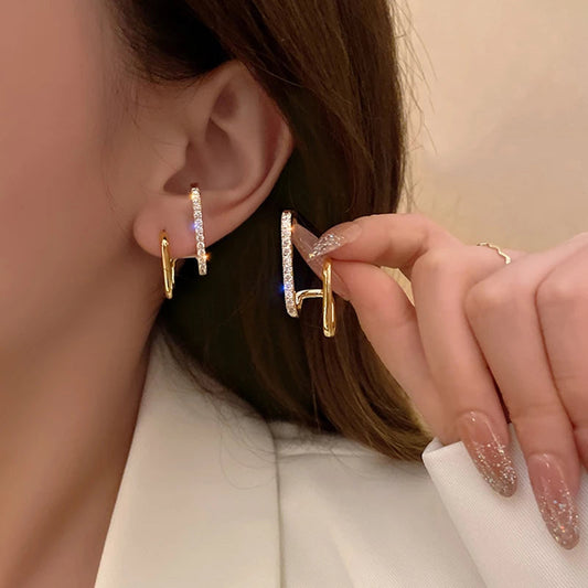 Aretes Irregulares con Circonitas en Oro