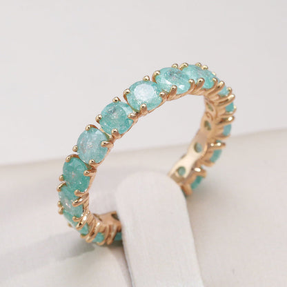 Anillo de Lujo con Circonitas Incrustadas en Oro