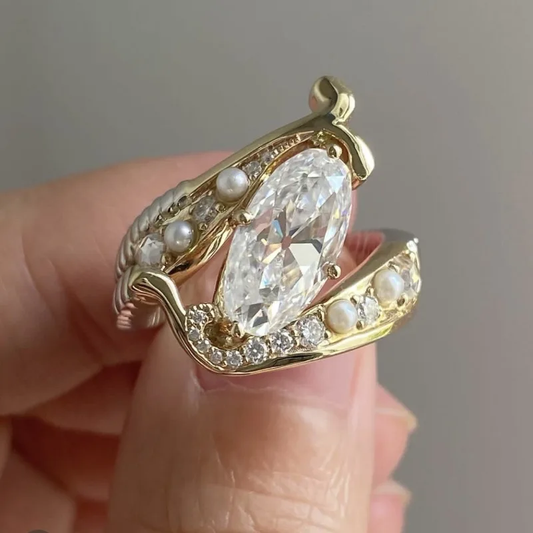 Anillo Vintage Circonita Elegante en Oro